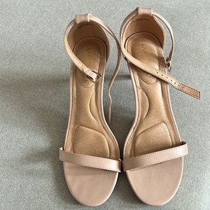 DREAM CLOUD TALL THIN ANKLE STRAP HEEL size 10 worn once for shoot